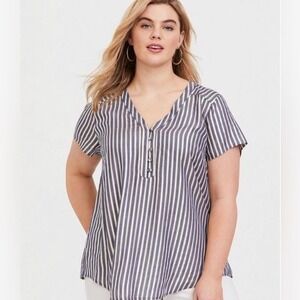 Torrid 0 Striped Metallic V Neck Button Front Short Sleeve Tunic Top L 12‎